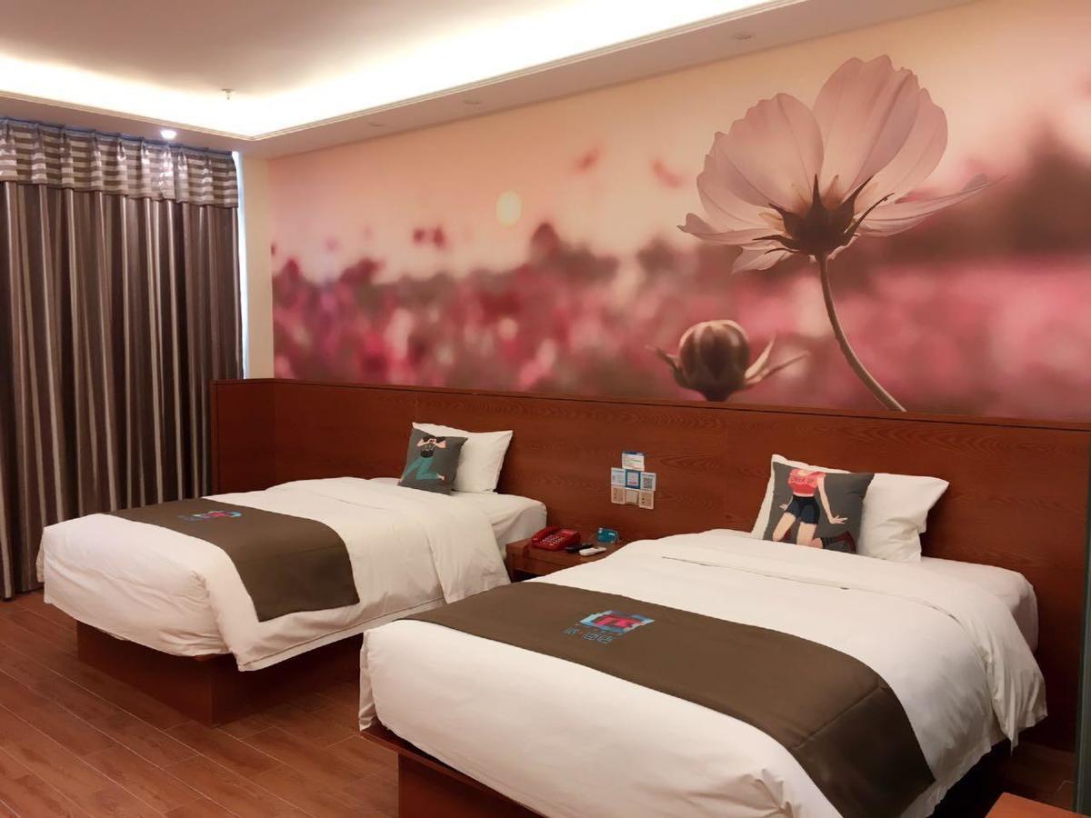 Pai Hotel Chongqing Qijiang Bus Station Exteriör bild