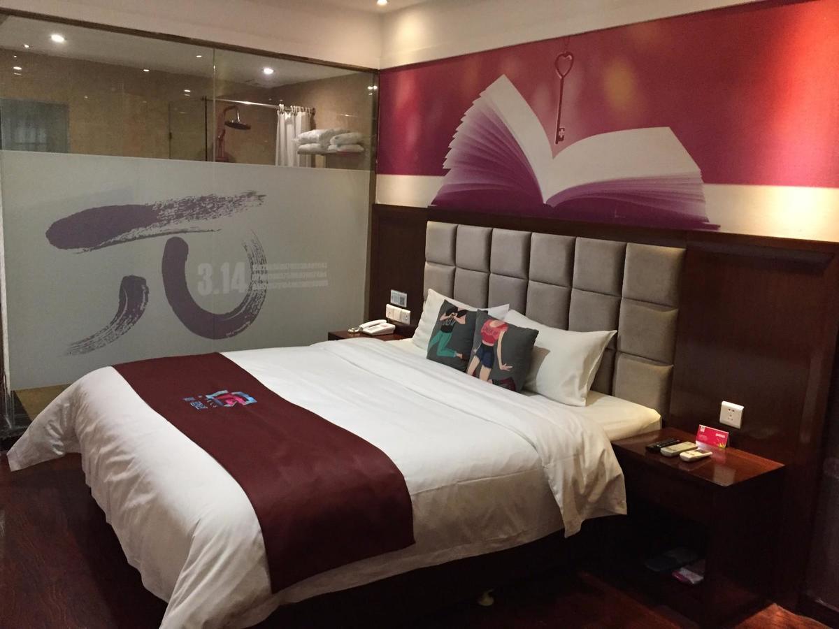 Pai Hotel Chongqing Qijiang Bus Station Exteriör bild